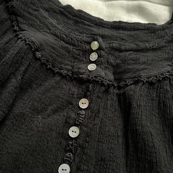 Tsumori Chisato Black crinkle plisse babydoll dress with button-up detailing - Picture 2 of 7